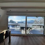 Haus Mit Bergblick