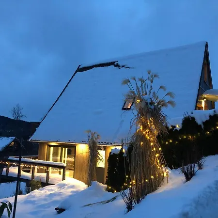 Nyaraló Haus Mit Bergblick *