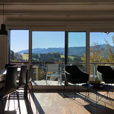 Haus Mit Bergblick